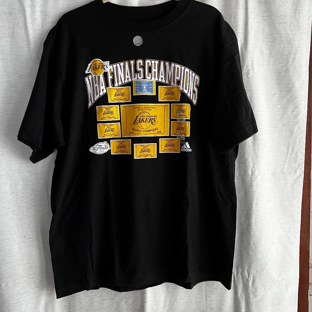 Lakers Fans Collector's Shirt Size Large